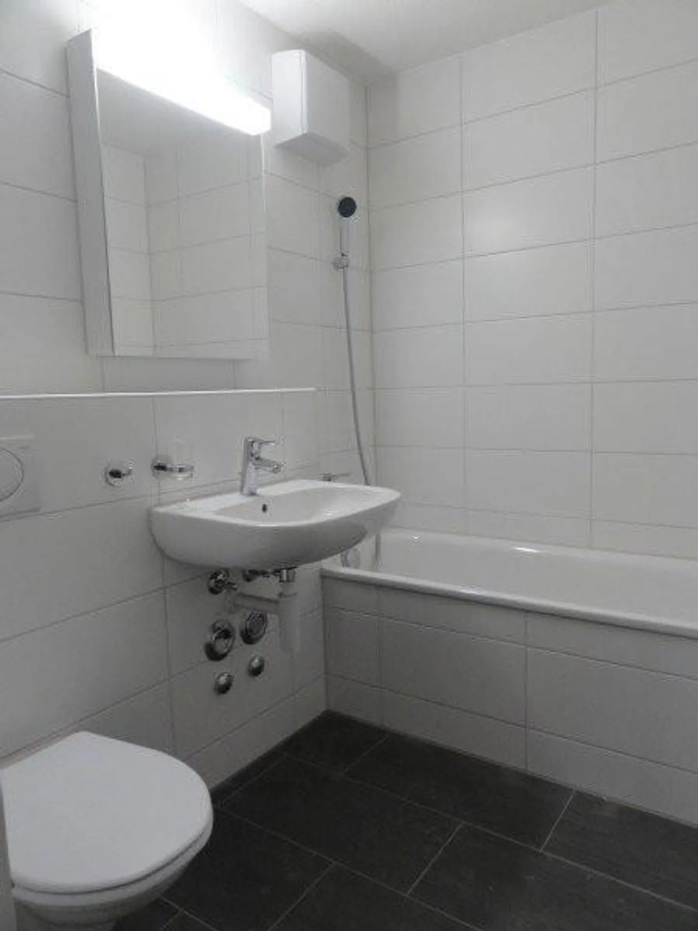 Tenant wanted for 1-room apartment in Biel! - Photo 4 of 7