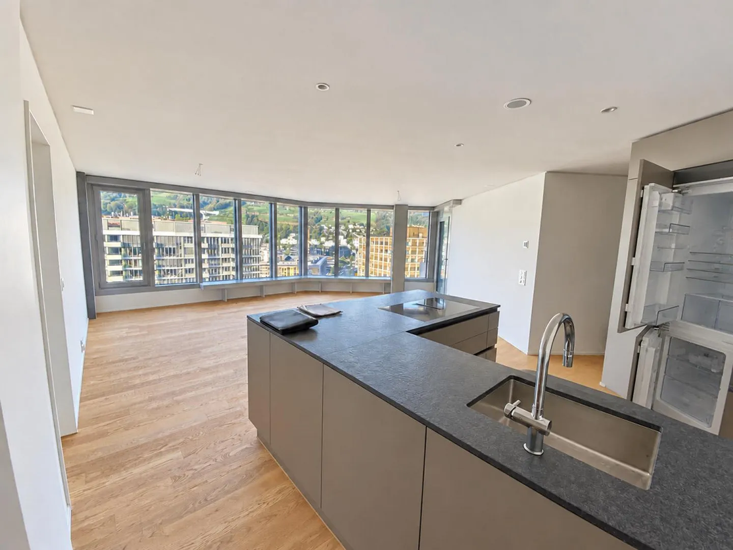Luxuswohnung im Pilatus Tower - Foto 2 von 15