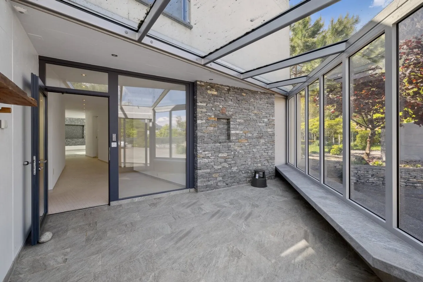 Exklusive Villa mit Pool - Foto 12 von 14