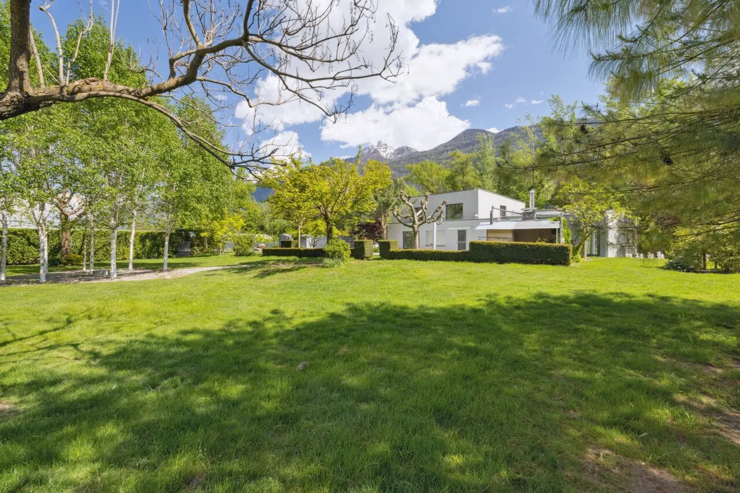 Exklusive Villa mit Pool - Foto 3 von 14