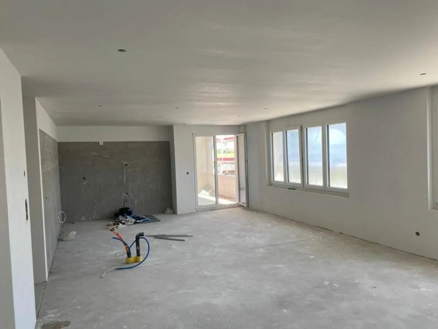 Great penthouse apartment near Kreuzlingen - Photo 3 of 14