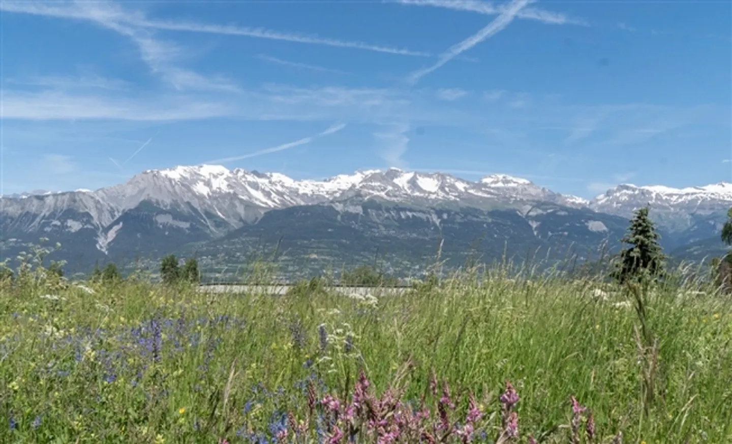 «Umweltfreundliches und avantgardistisches Chalet mit LUCIDO-Fassaden!» - Foto 1 von 12