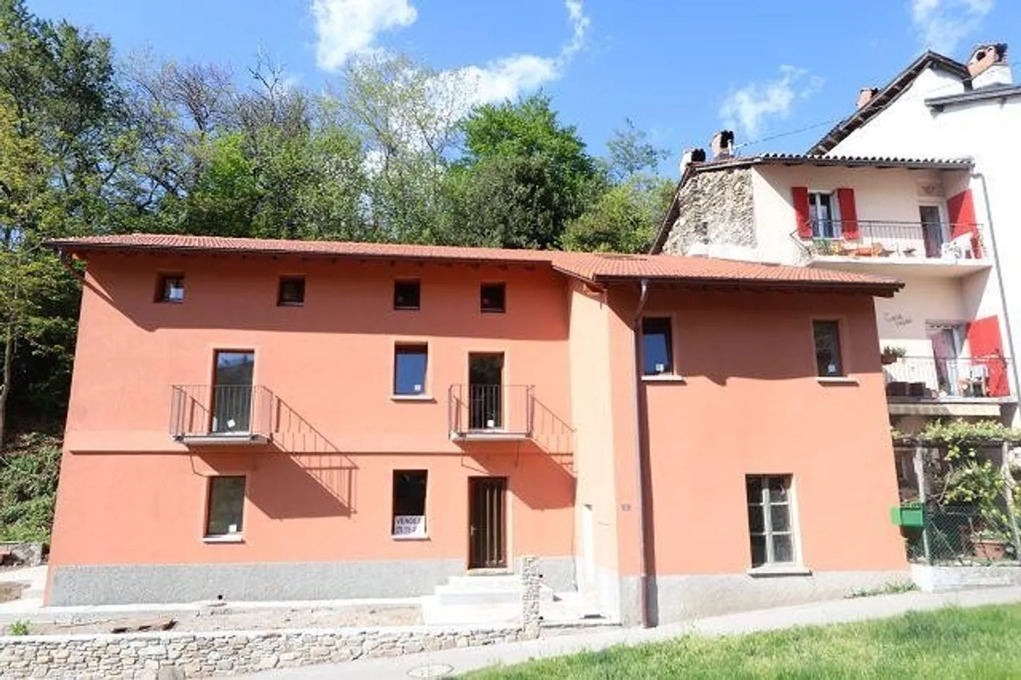 Chalet Incantevole con Vista Lago - Foto 2 di 30