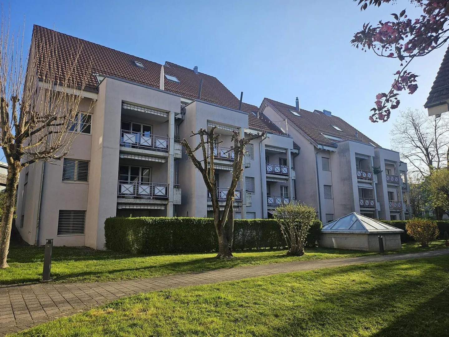 Bright & Friendly 2.5 Room Apartment in Central Location - Photo 1 of 8