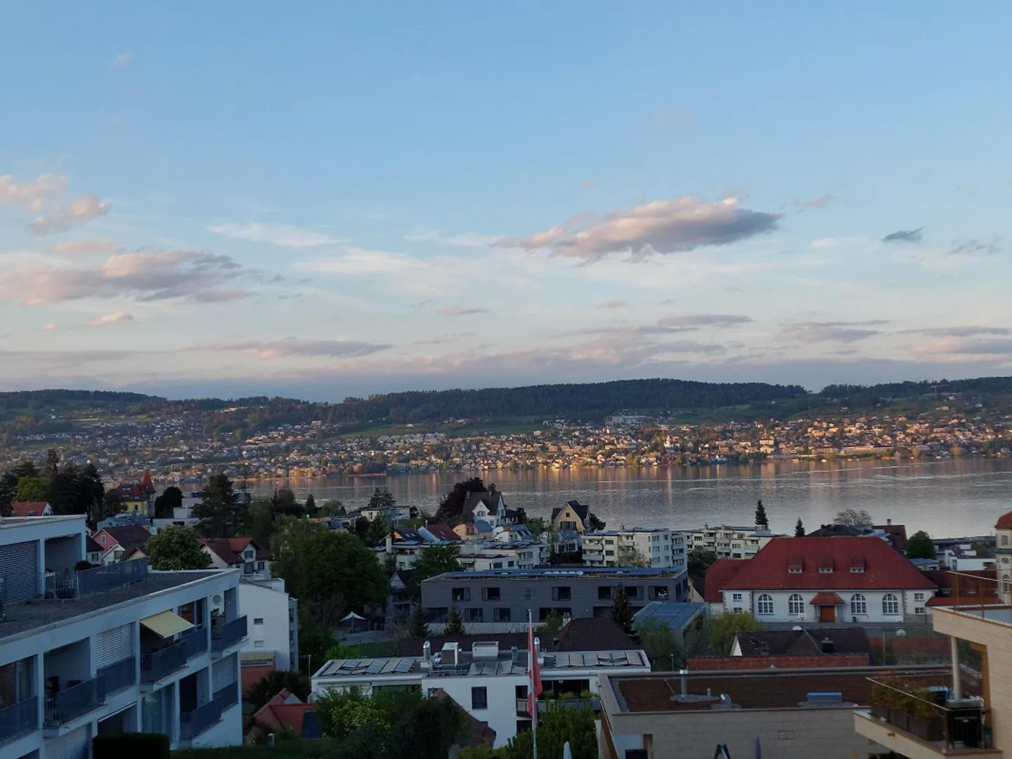 Appartamento duplex 4.5 stanze con vista lago - Foto 1 di 13