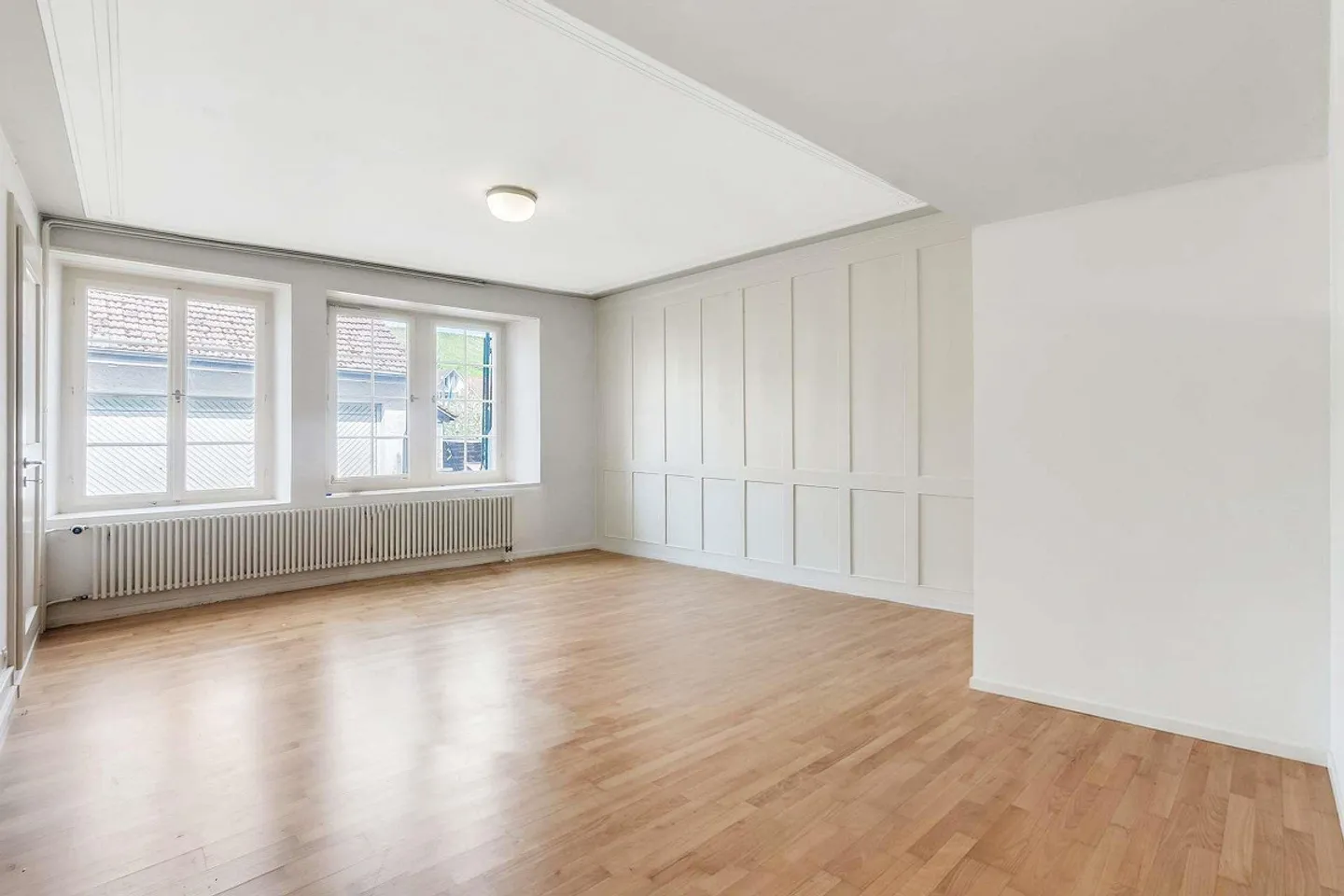 Living with History - 4.5-Room Apartment in Trüllikon - Photo 4 of 8