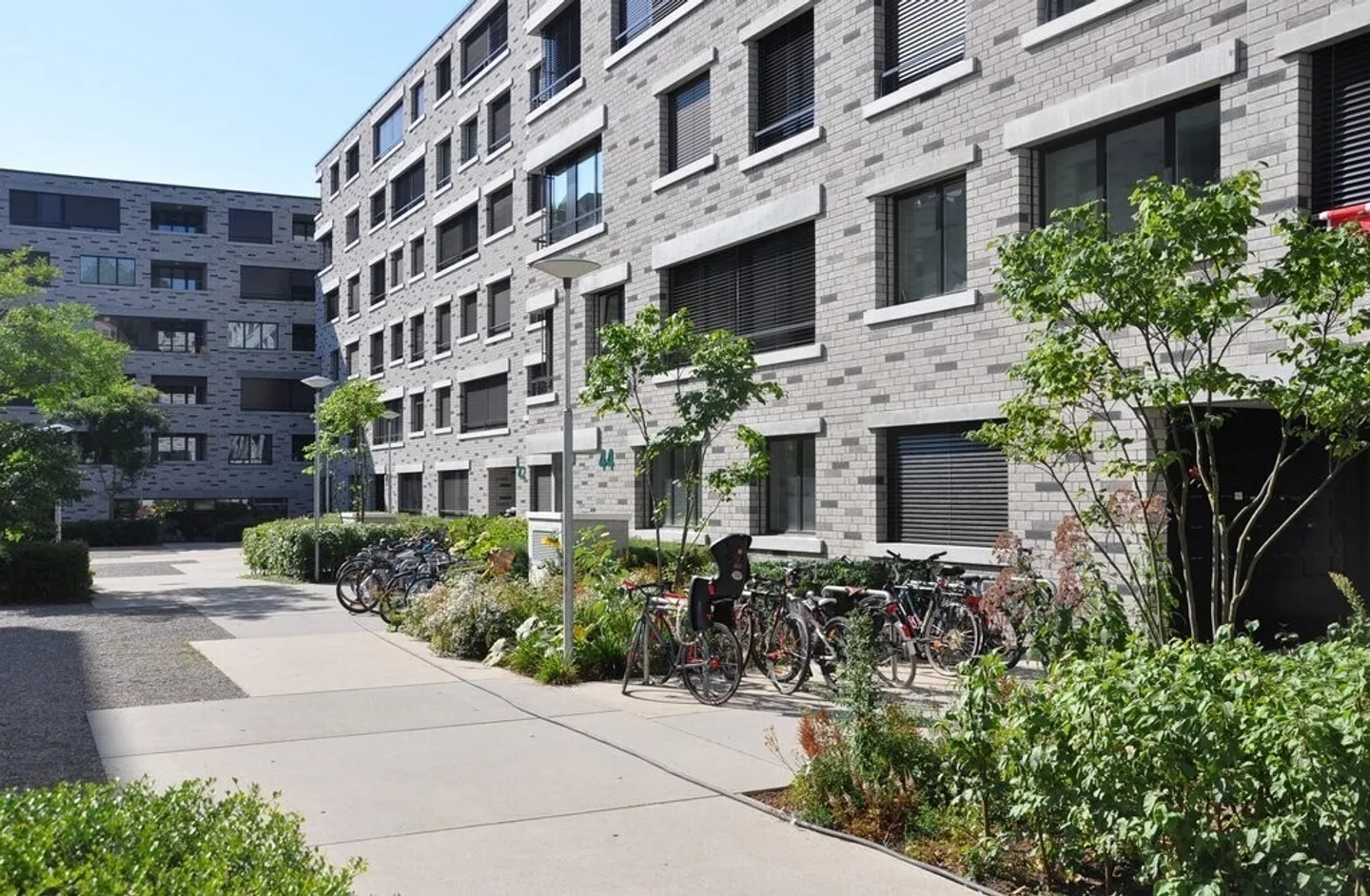 Moderne Wohnung Nähe Stadtzentrum - Foto 1 von 9