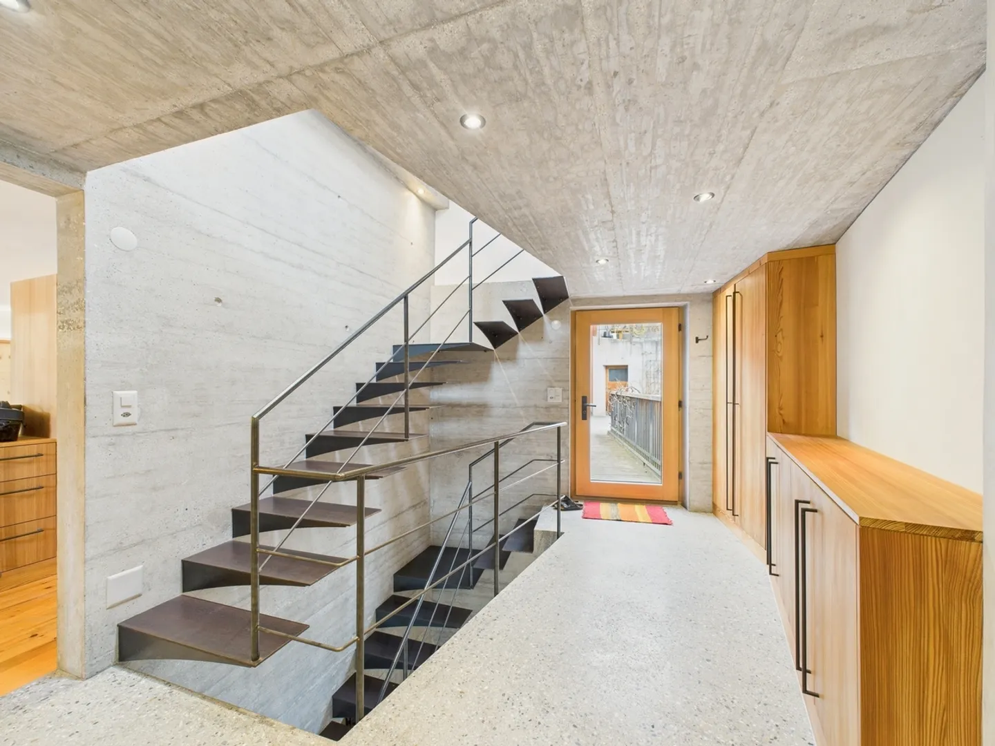 «Charmantes 4.5-Zimmer Einfamilienhaus mit Balkon in Tumegl/Tomils» - Foto 10 von 13