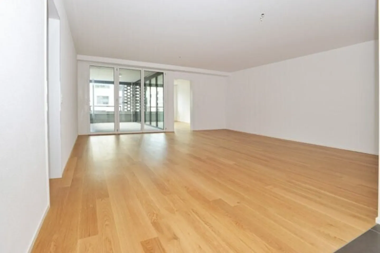 Moderne Wohnung Nähe Stadtzentrum - Foto 2 von 9