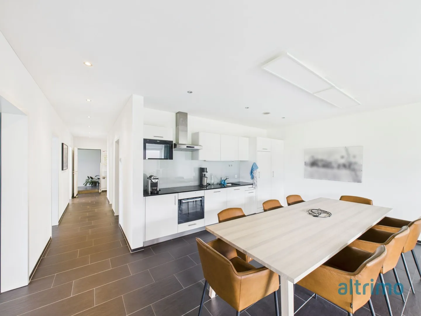 Bright 4.5-room apartment with thoughtful room layout in the green - Photo 1 of 9