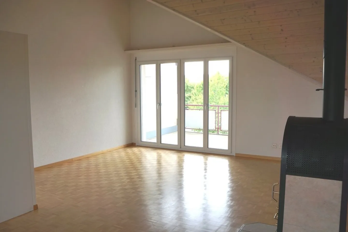 Vivere in una posizione soleggiata con una vista idilliaca sul lago - Foto 2 di 10