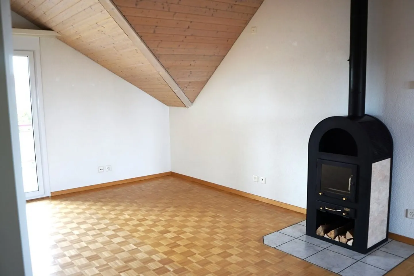 Vivere in una posizione soleggiata con una vista idilliaca sul lago - Foto 3 di 10