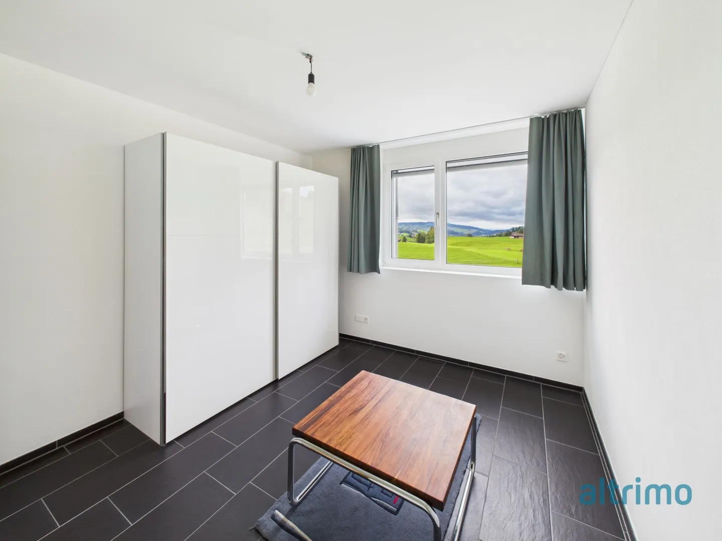 Bright 4.5-room apartment with thoughtful room layout in the green - Photo 6 of 9