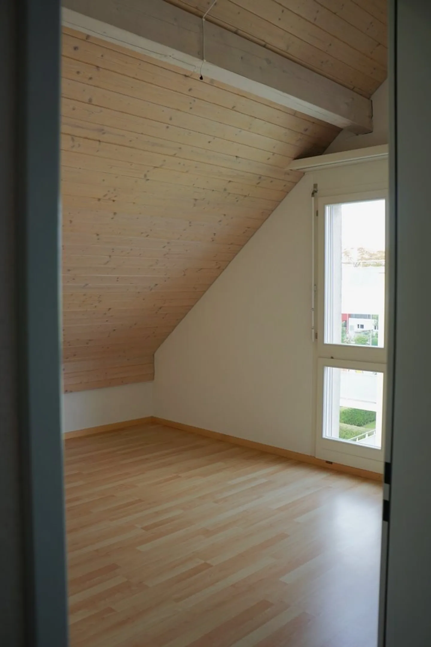 Vivere in una posizione soleggiata con una vista idilliaca sul lago - Foto 7 di 10