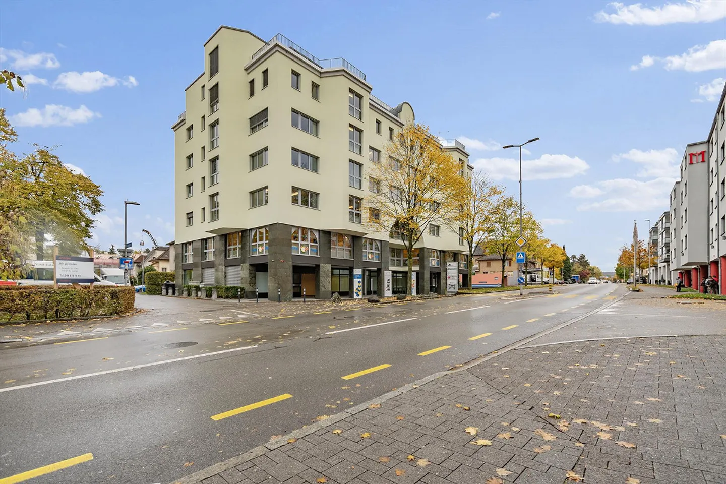 Bienvenue dans les affaires - Photo 1 sur 16