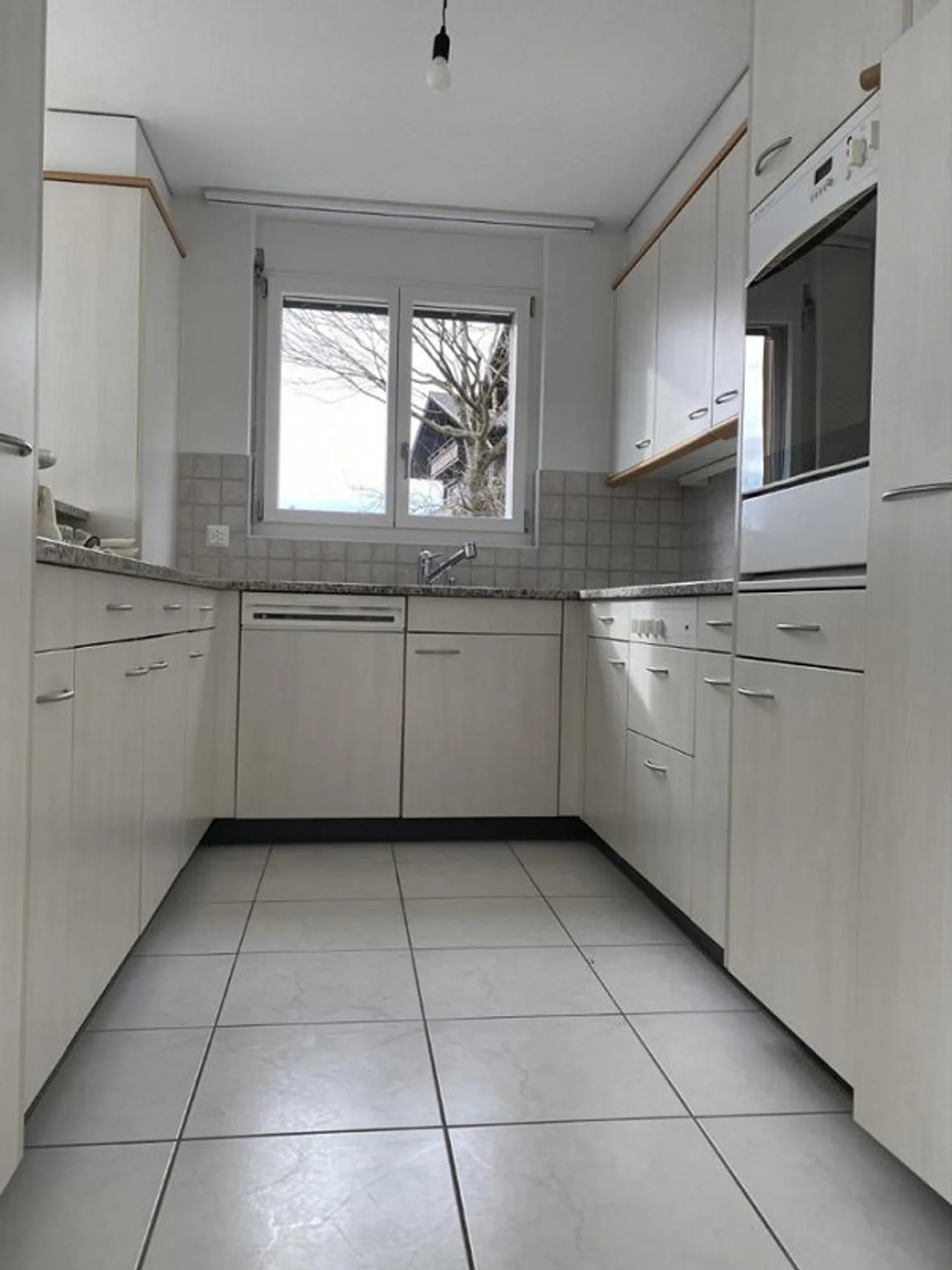Geräumige Wohnung mit Seeblick - Foto 3 von 12