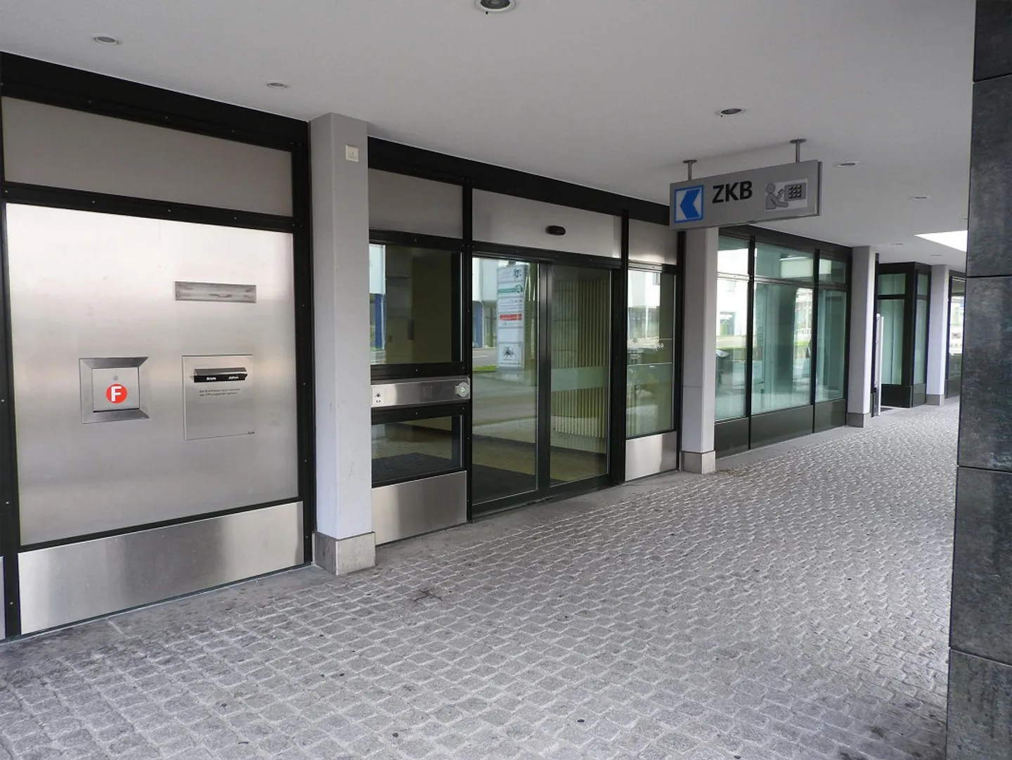 Bienvenue dans les affaires - Photo 2 sur 16