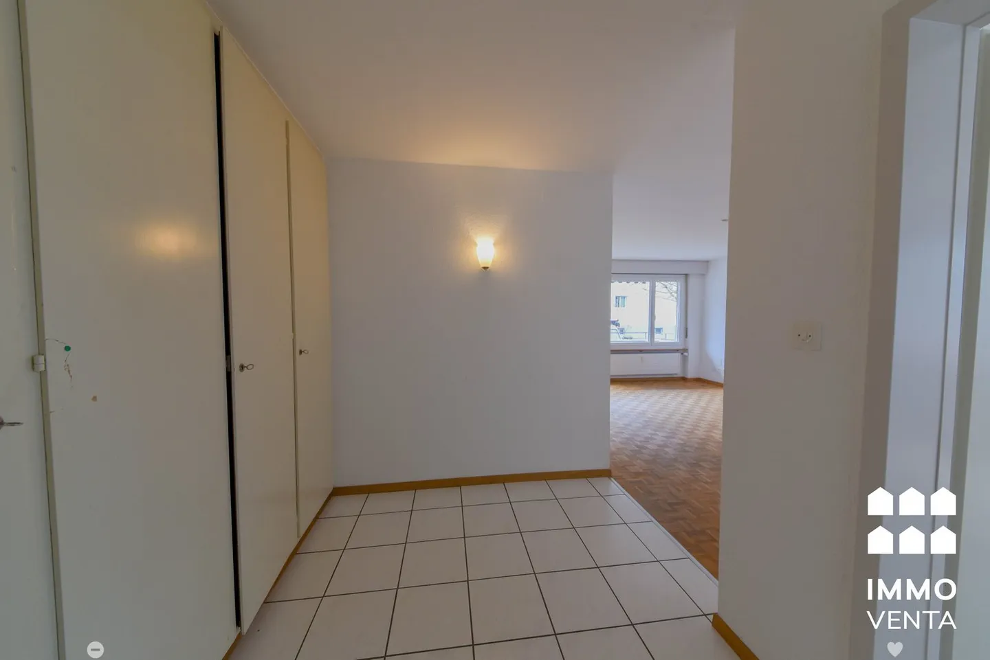 Appartement moderne de 3 pièces avec balcon sur l'Erlenweg - Photo 5 sur 11