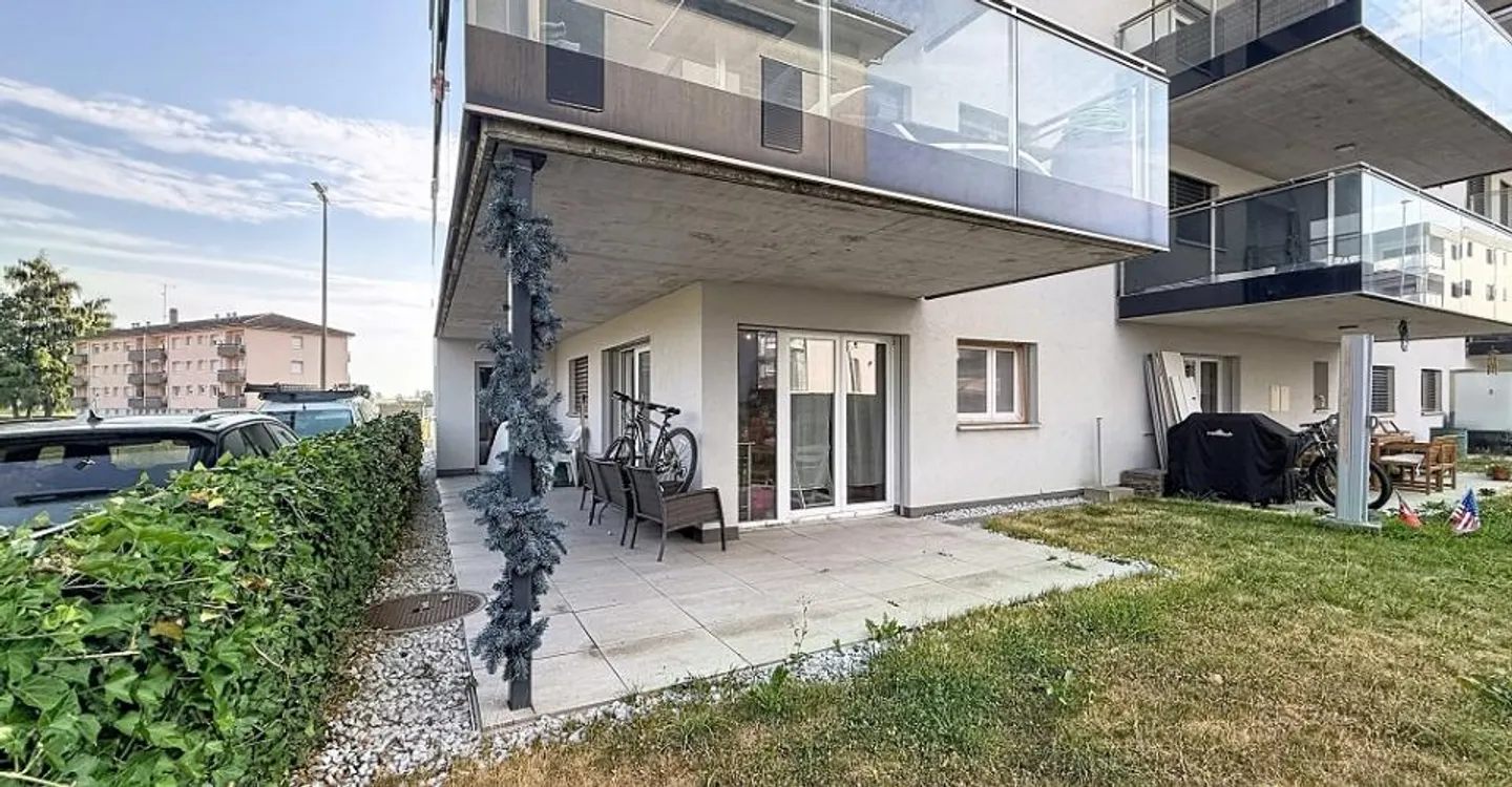 Beautiful 4.5-room apartment on the ground floor with garden - Photo 1 of 4