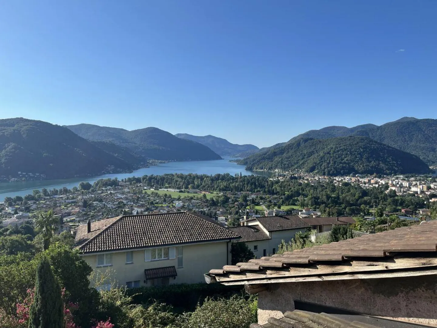 Jolie petite maison avec vue imprenable sur le lac - Photo 6 sur 6