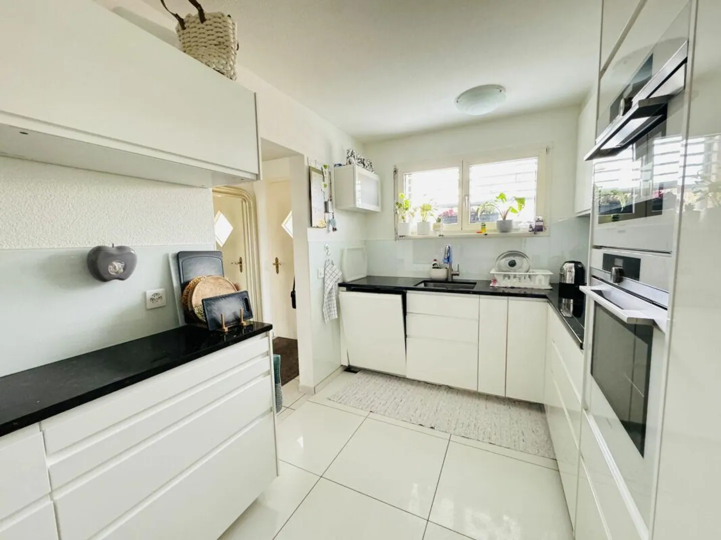 Maison semi-détachée attrayante de 6,5 pièces - Photo 4 sur 12