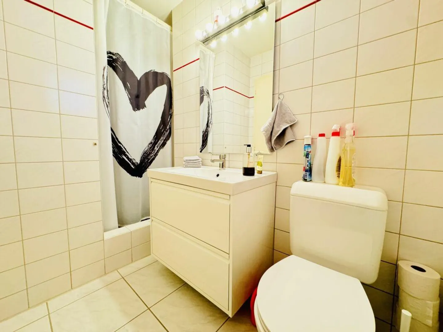 Maison semi-détachée attrayante de 6,5 pièces - Photo 5 sur 12