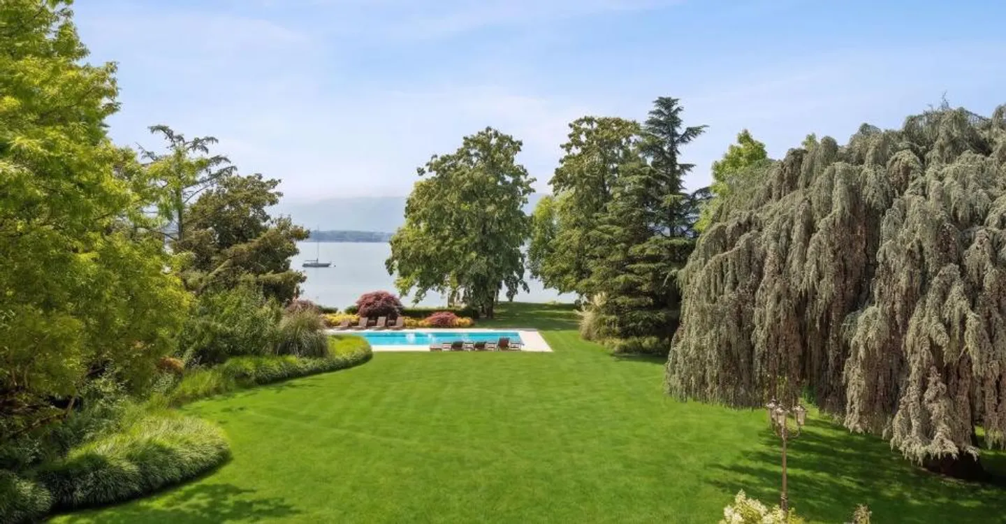 Außergewöhnliche Villa am Wasser - Foto 3 von 3