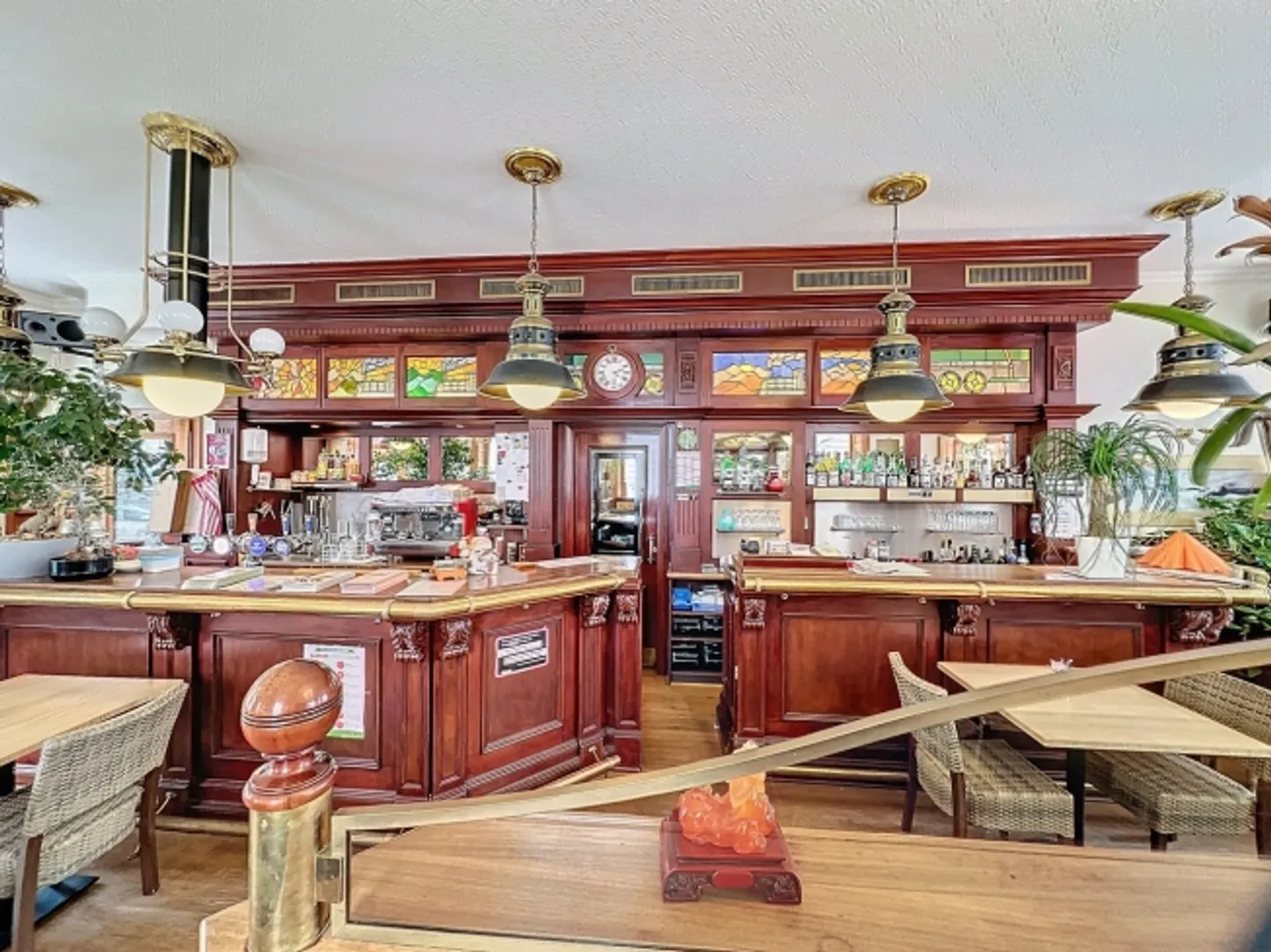 Gemischt genutztes Gebäude mit Restaurant - Foto 1 von 16