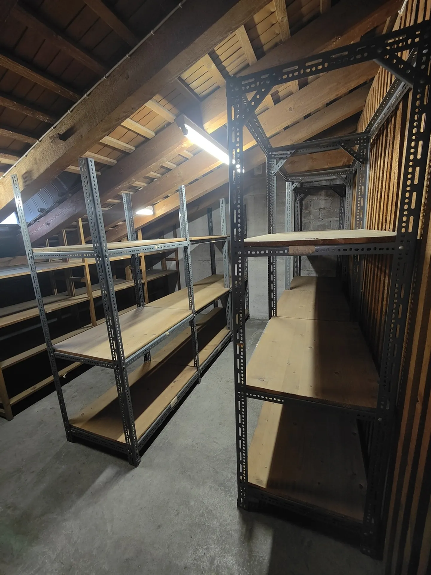 31m2 Storage Room (Archive) for Rent Zurich - Attic Near HB - Photo 2 of 10