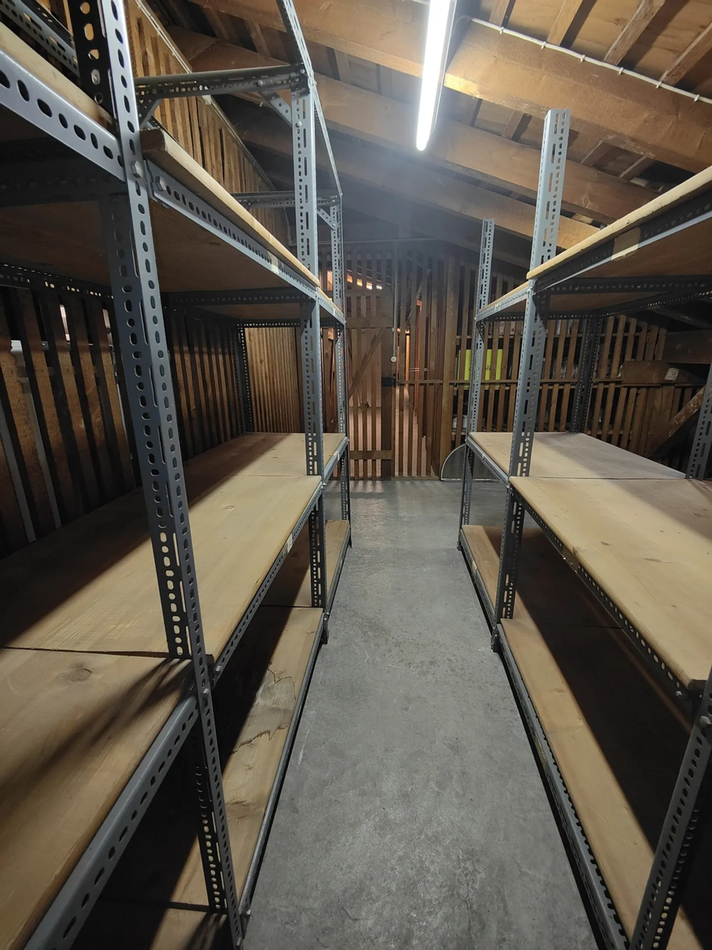 31m2 Storage Room (Archive) for Rent Zurich - Attic Near HB - Photo 3 of 10
