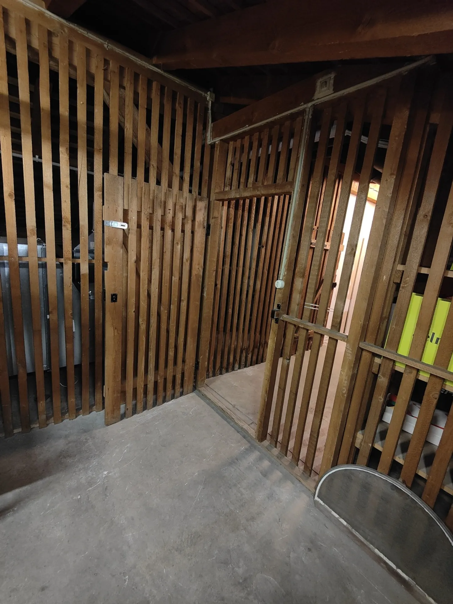 31m2 Storage Room (Archive) for Rent Zurich - Attic Near HB - Photo 4 of 10