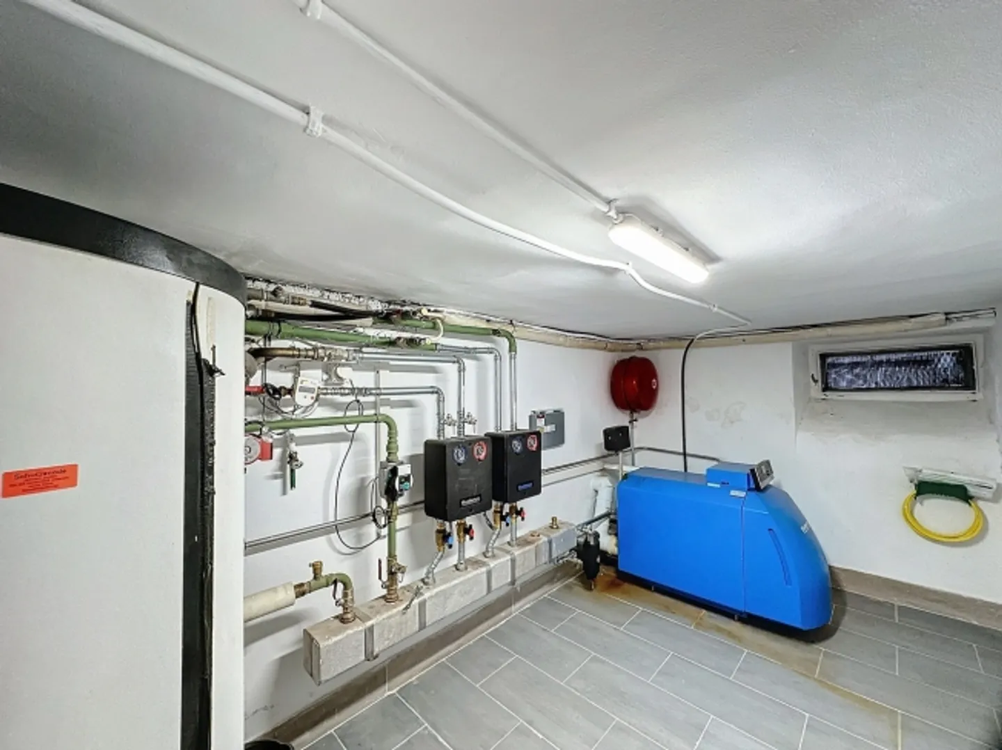 Gemischt genutztes Gebäude mit Restaurant - Foto 9 von 16