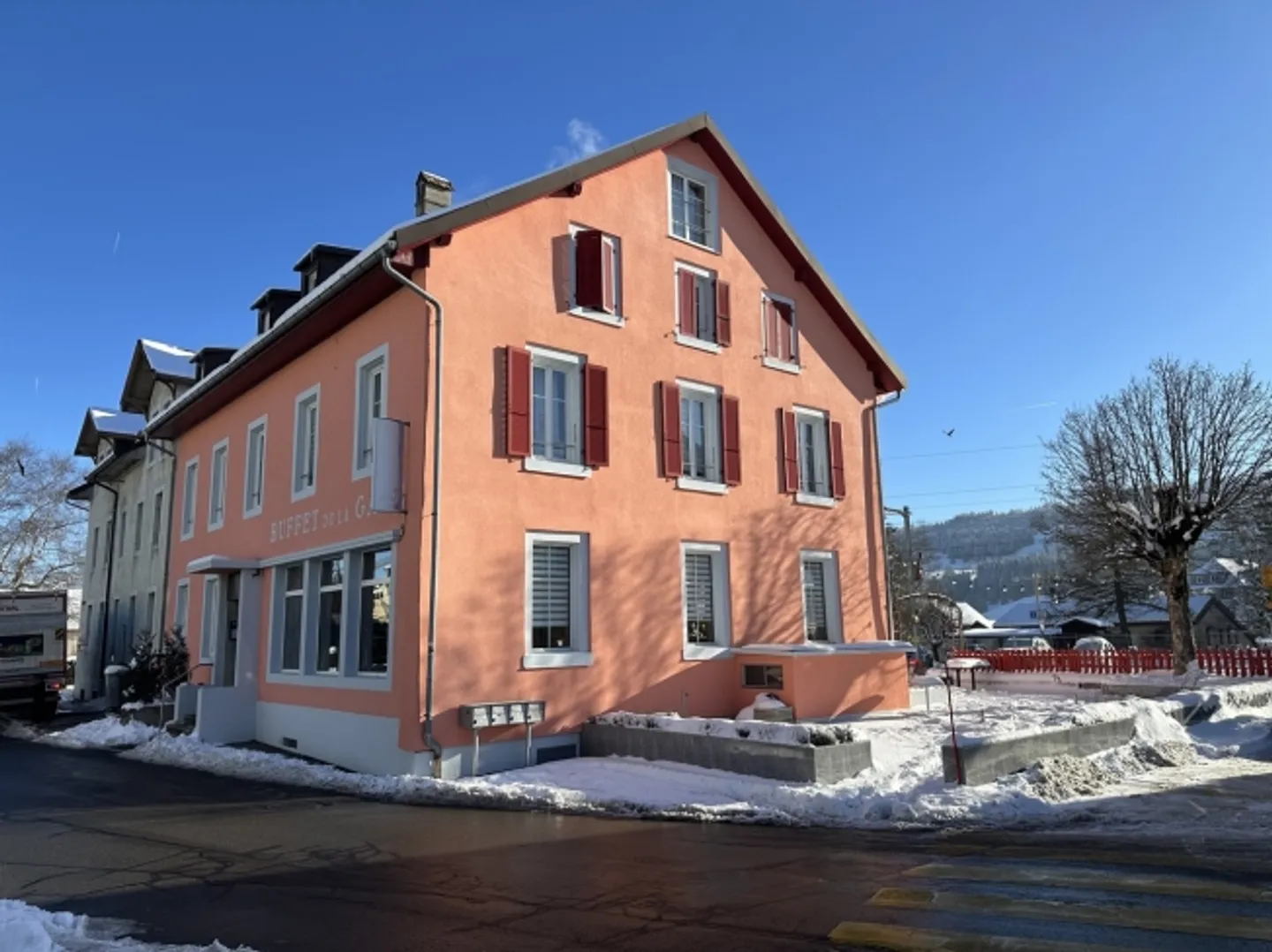 Gemischt genutztes Gebäude mit Restaurant - Foto 15 von 16