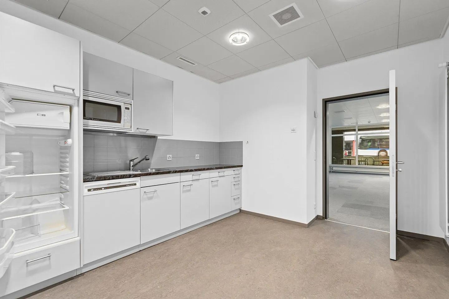 Bienvenue dans les affaires - Photo 11 sur 16