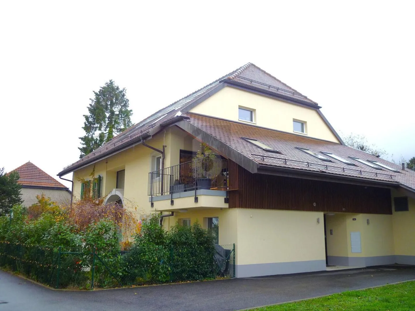 LUMINOSO, MODERNO E SPAZIOSO - Foto 1 di 6