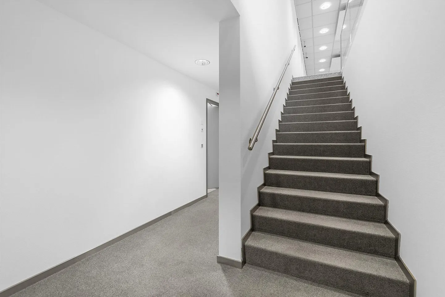 Bienvenue dans les affaires - Photo 16 sur 16