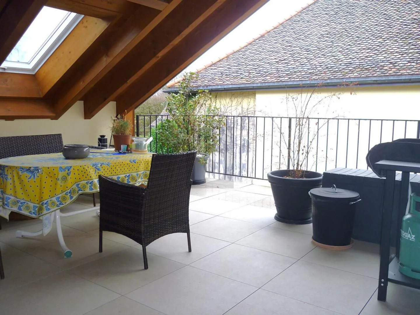 LUMINOSO, MODERNO E SPAZIOSO - Foto 2 di 6