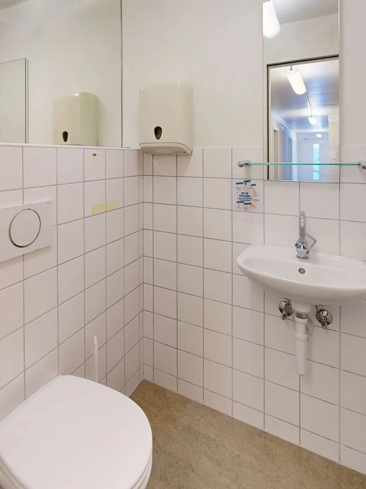 Manoir avec cabinet médical et piscine dans un emplacement privilégié - Photo 24 sur 29