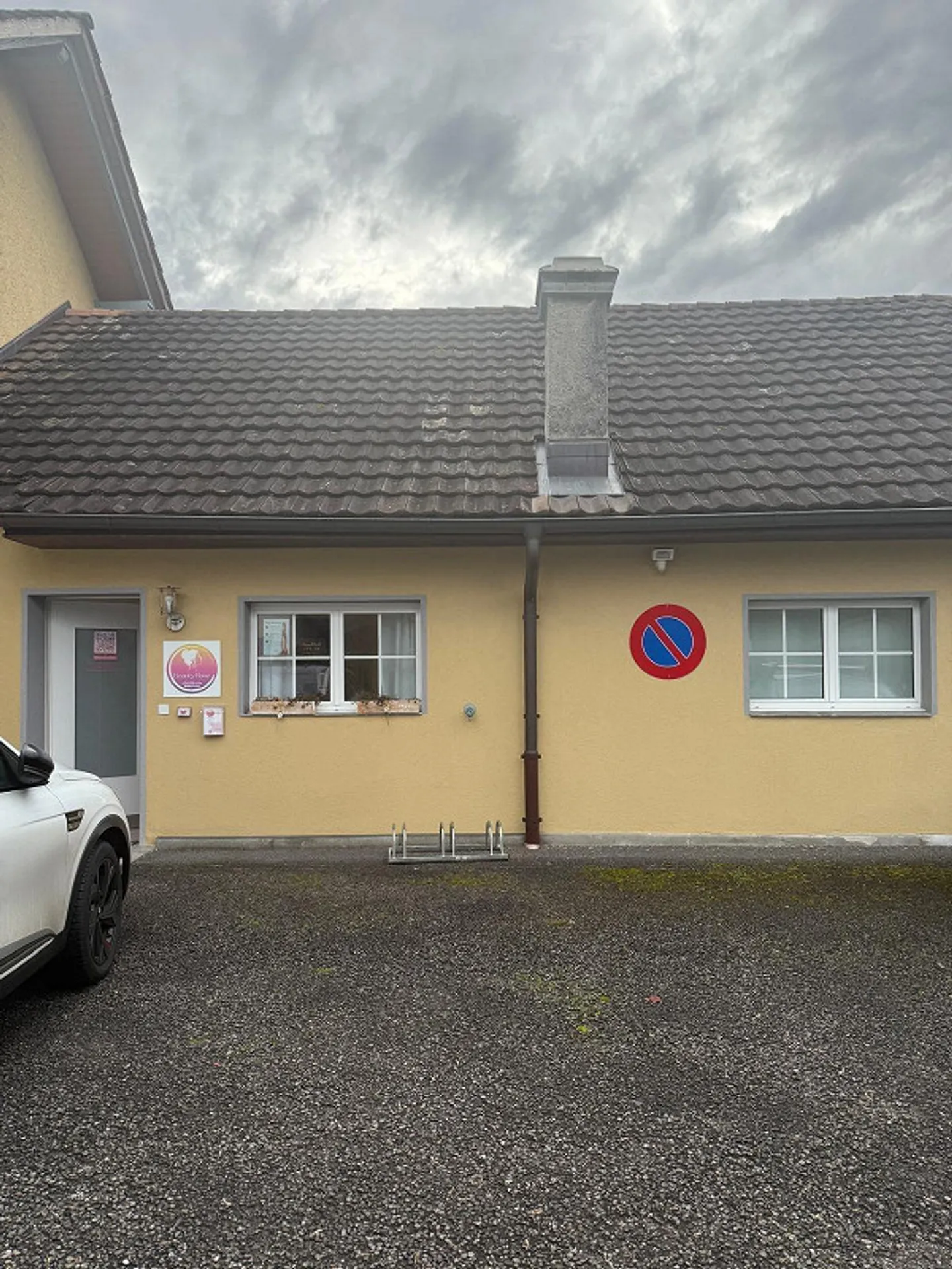 Espace commercial lumineux / appartement à louer - Photo 4 sur 11