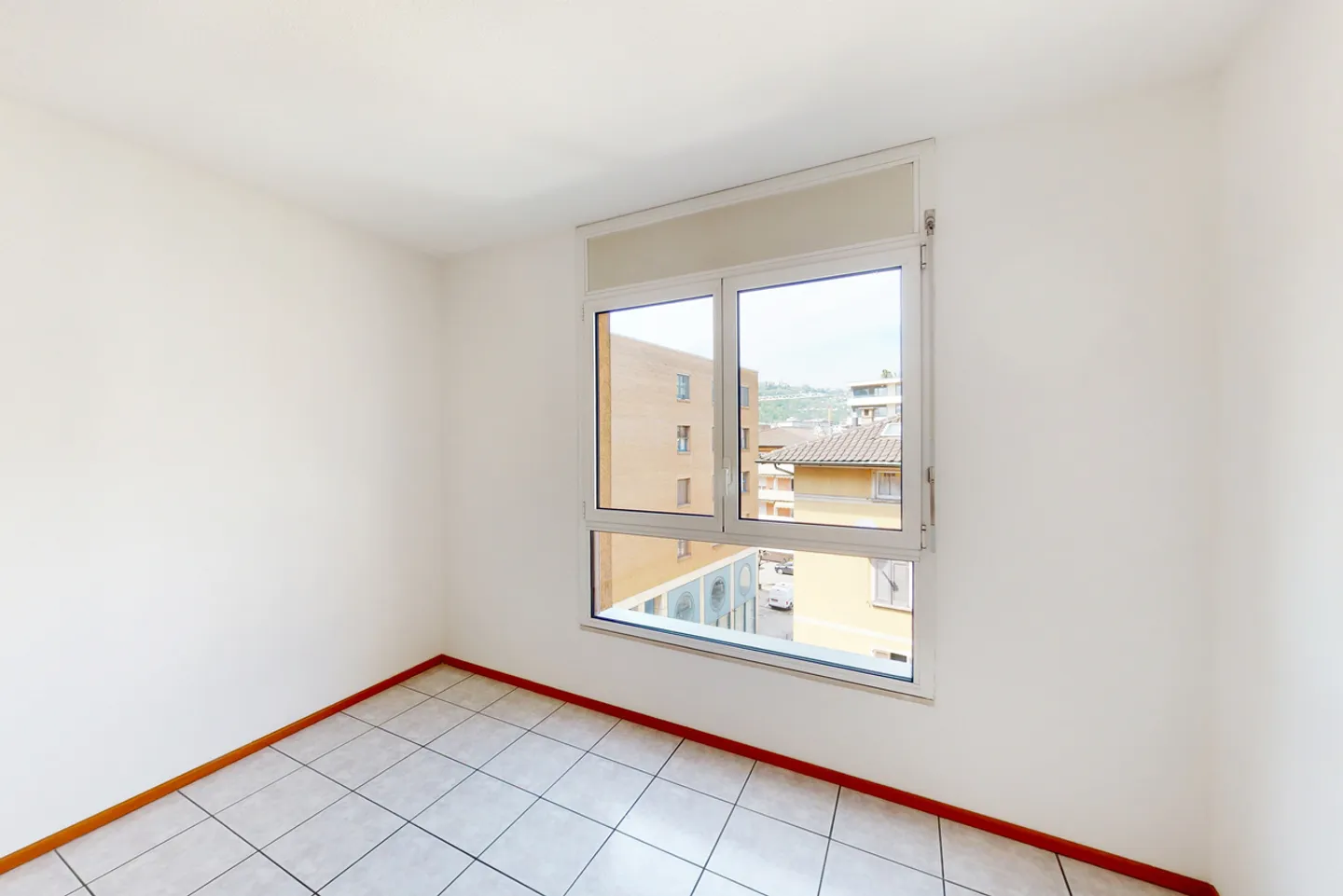 Top floor with terrace and open view in the heart of Viganello - Photo 6 of 10