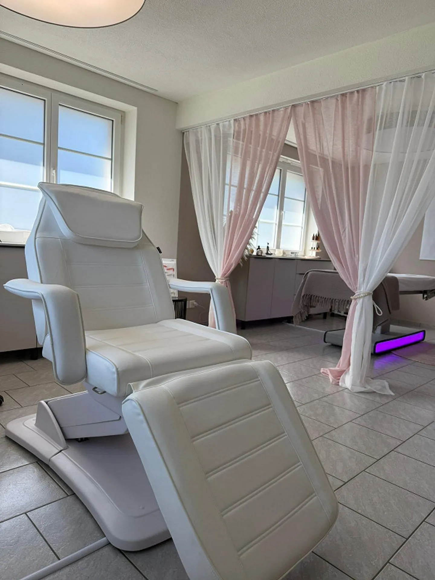 Espace commercial lumineux / appartement à louer - Photo 8 sur 11