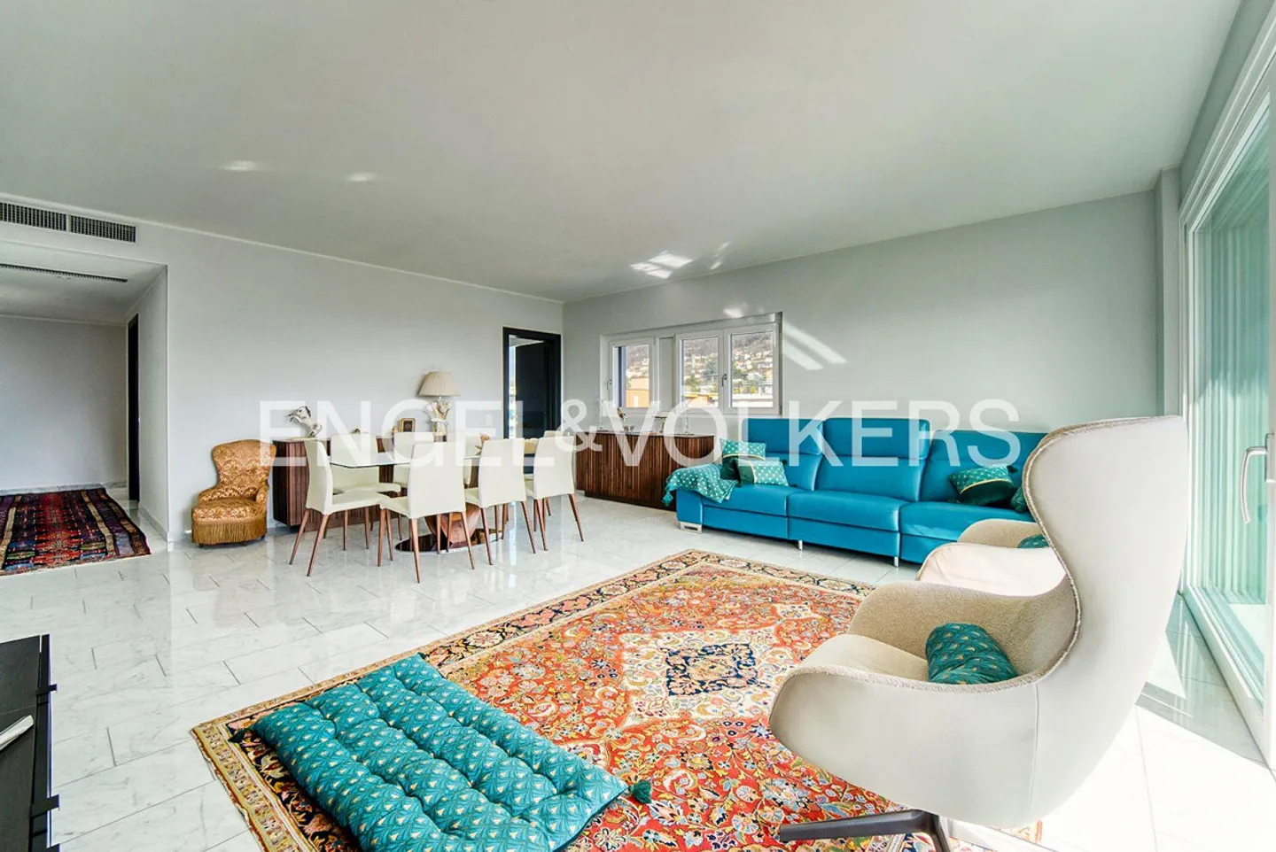 Beautiful Rooftop Terrace with Lake View - Photo 4 of 13