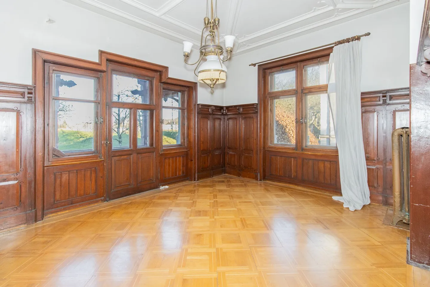 Villa urbaine élégante de 15,5 pièces dans un emplacement de parc privilégié - Photo 6 sur 12