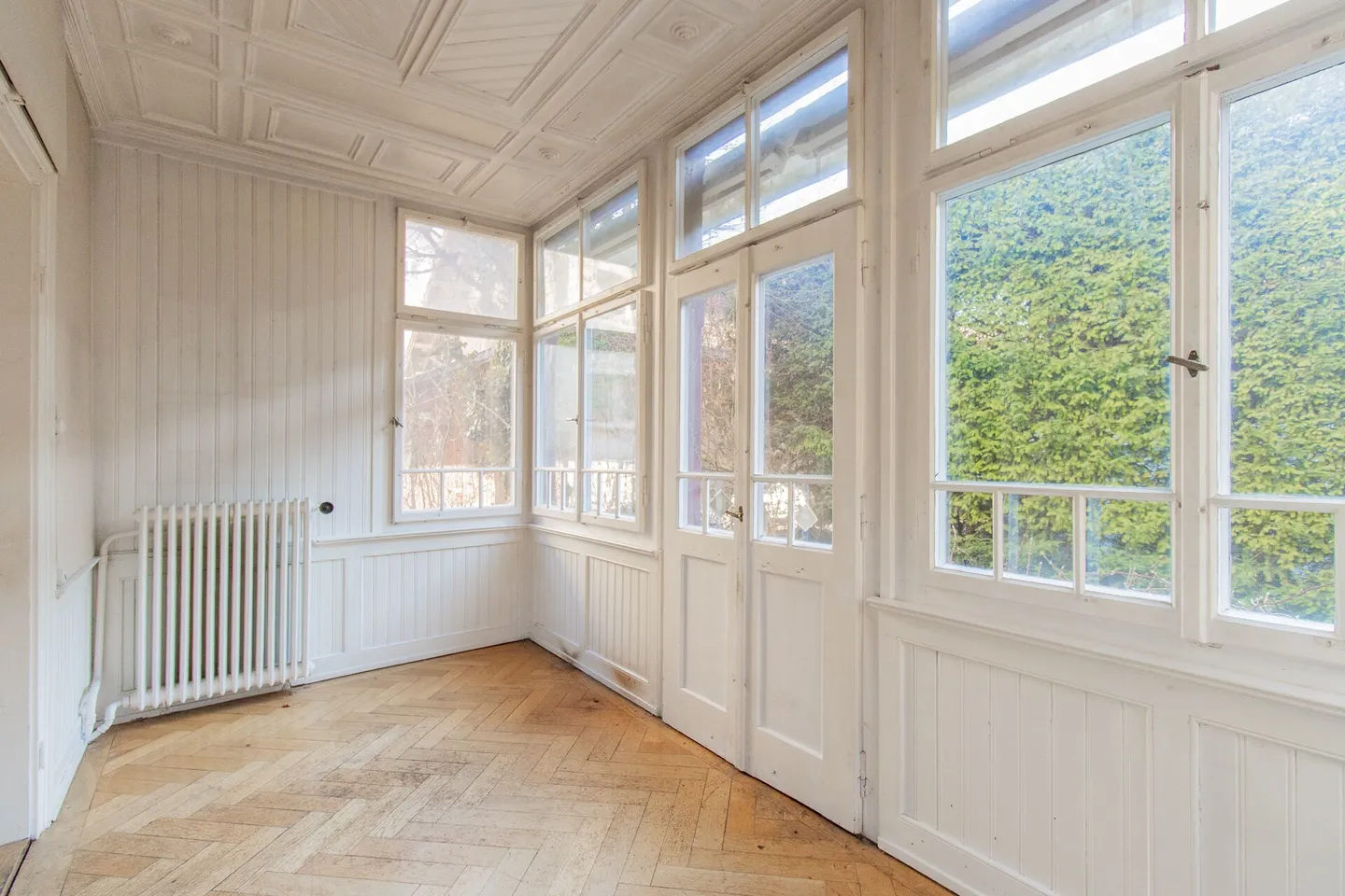 Villa urbaine élégante de 15,5 pièces dans un emplacement de parc privilégié - Photo 10 sur 12