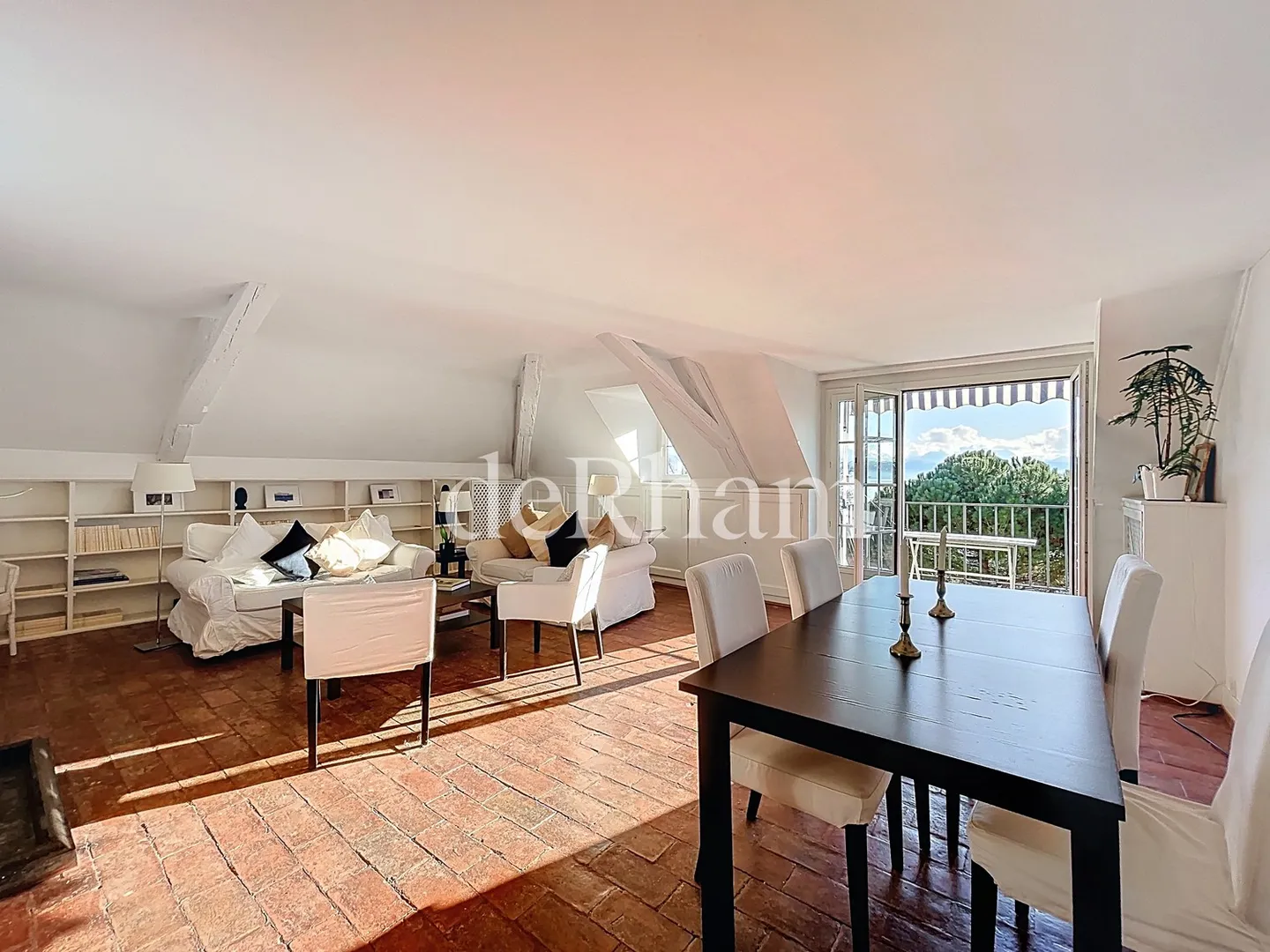 Appartement Charmant Près du Lac - Photo 2 sur 8