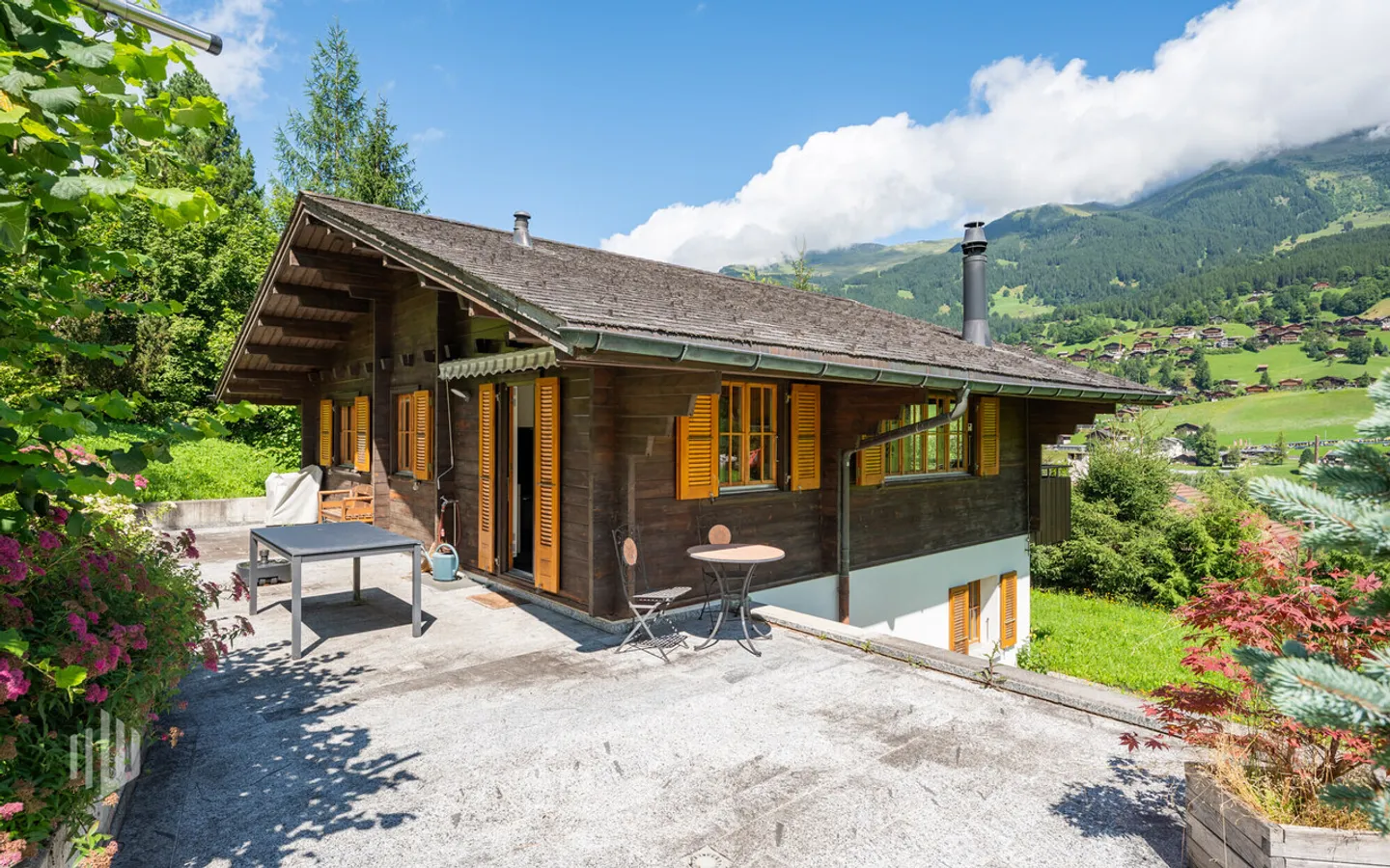ImmoWyss -  Chalet mit Einlieger-Studio unterhalb der Eiger-Nordwand - Foto 2 von 8