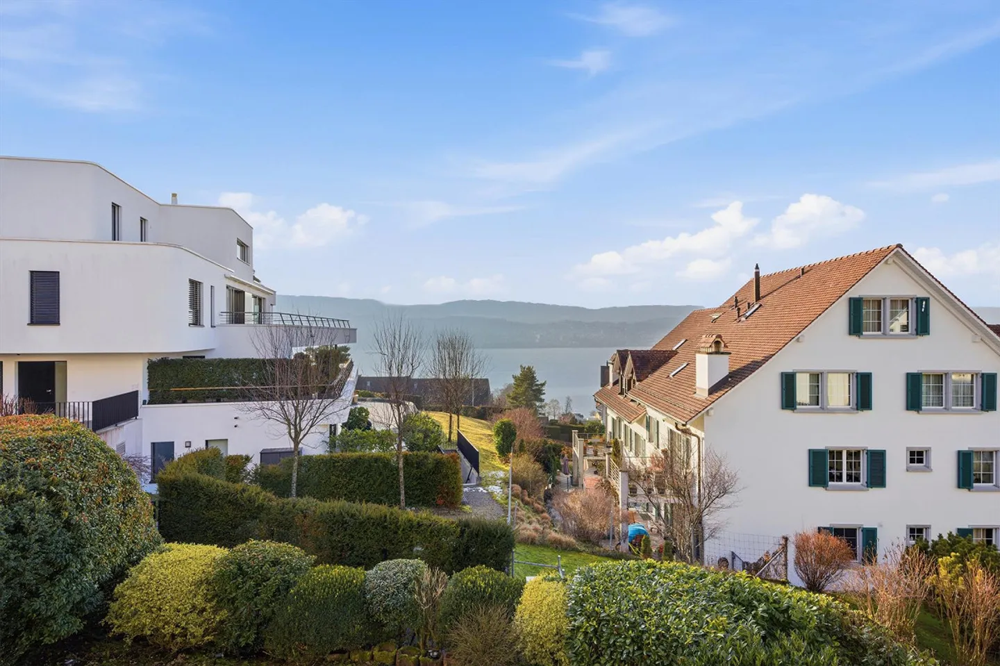 Benvenuto a casa: Appartamento accogliente con vista mozzafiato sul lago - Foto 2 di 4