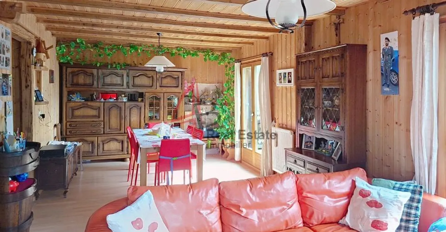 Chalet Charmant avec Jardin - Photo 3 sur 10