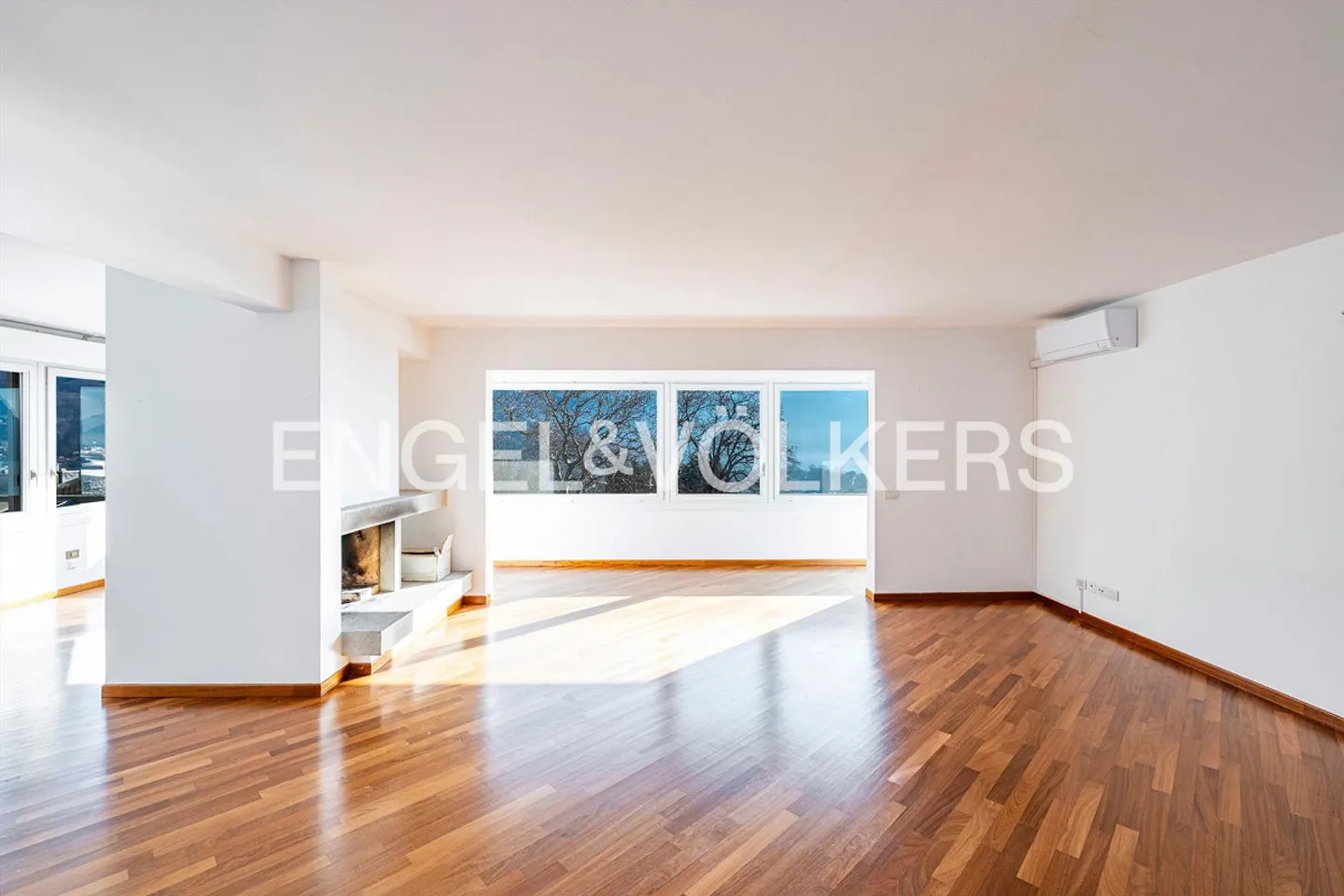 Appartamento elegante con vista sul lago e giardino privato - Foto 3 di 13