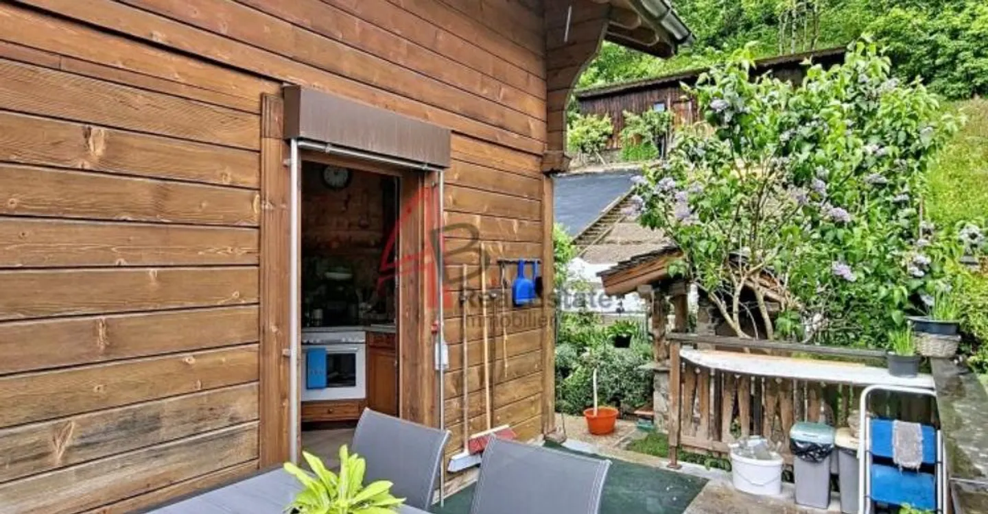 Chalet Charmant avec Jardin - Photo 5 sur 10